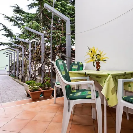 & Mira Guest house *