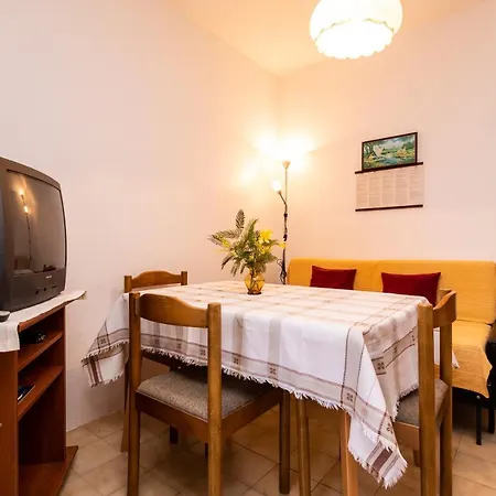 & Mira Guest house *