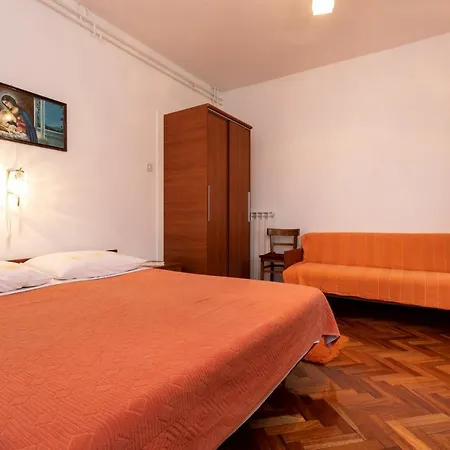 & Mira Guest house *