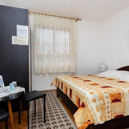 & Mira Guest house *