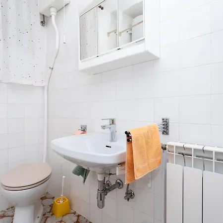 & Mira Guest house